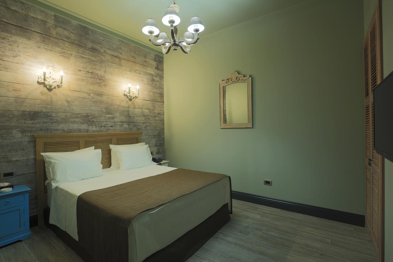 Bastille Hotel Yerevan Ngoại thất bức ảnh